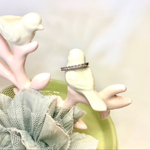 Half row rounded wedding band/ring - Picture 3 of 8